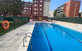 POOL AND CONFORT 3 habitaciones y garaje By apartamentos Logroño